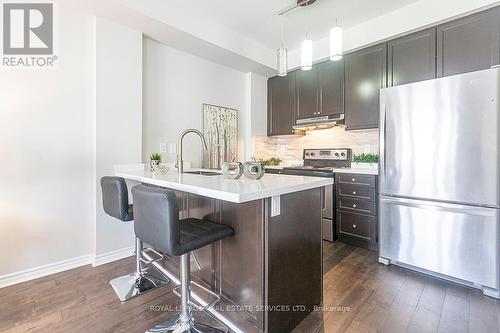 22 - 2435 Greenwich Drive, Oakville, ON - Indoor Photo Showing Kitchen With Upgraded Kitchen