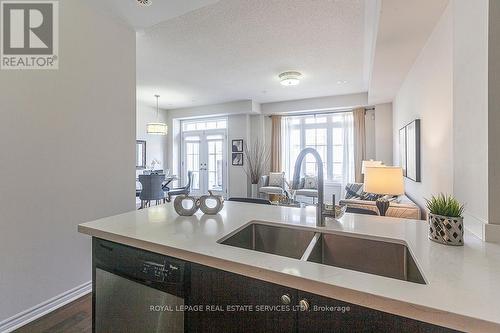 22 - 2435 Greenwich Drive, Oakville, ON - Indoor Photo Showing Kitchen With Double Sink