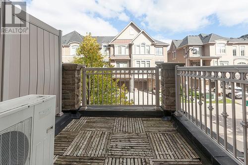 22 - 2435 Greenwich Drive, Oakville, ON - Outdoor