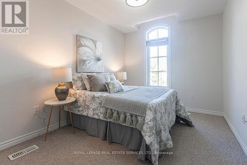 22 - 2435 Greenwich Drive, Oakville, ON - Indoor Photo Showing Bedroom