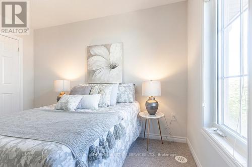 22 - 2435 Greenwich Drive, Oakville, ON - Indoor Photo Showing Bedroom