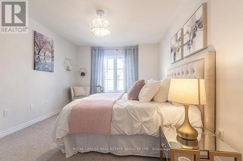 22 - 2435 Greenwich Drive, Oakville, ON - Indoor Photo Showing Bedroom