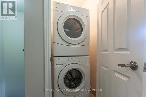 22 - 2435 Greenwich Drive, Oakville, ON - Indoor Photo Showing Laundry Room