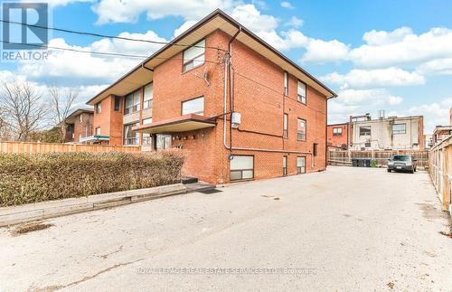 #3 - 72 Winston Park Boulevard, Toronto, ON - Outdoor