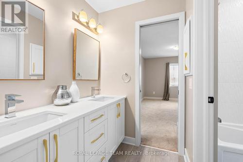 210 Taurus Place, Ottawa, ON - Indoor Photo Showing Bathroom