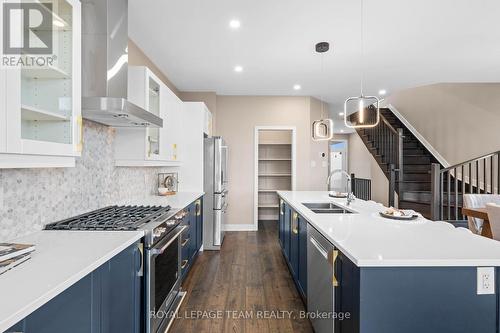 210 Taurus Place, Ottawa, ON - Indoor Photo Showing Kitchen With Double Sink With Upgraded Kitchen