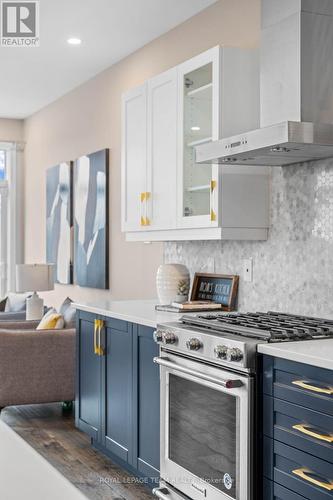 210 Taurus Place, Ottawa, ON - Indoor Photo Showing Kitchen