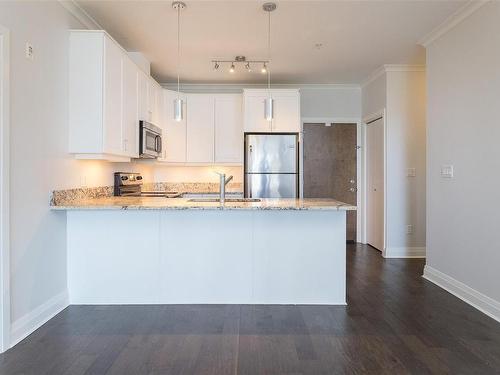 113-1145 Sikorsky Rd, Langford, BC - Indoor Photo Showing Kitchen With Double Sink