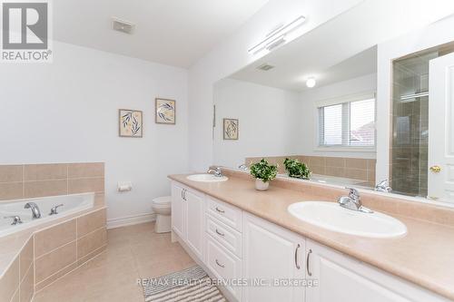 5452 Meadowcrest Avenue, Mississauga, ON - Indoor Photo Showing Bathroom