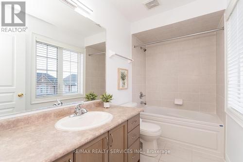 5452 Meadowcrest Avenue, Mississauga, ON - Indoor Photo Showing Bathroom