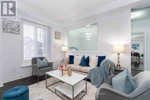 5452 Meadowcrest Avenue, Mississauga, ON - Indoor Photo Showing Living Room