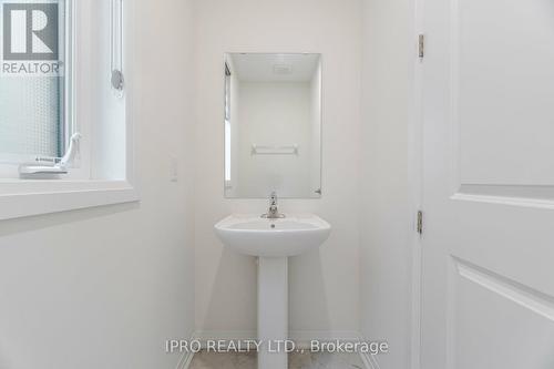 13 Rustic Oak Trail, North Dumfries, ON - Indoor Photo Showing Bathroom