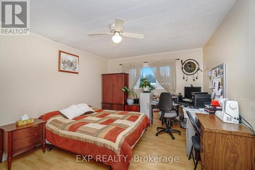 450 Queen Street E, Montague, ON - Indoor Photo Showing Bedroom