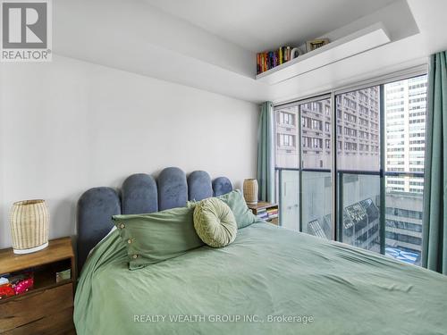 2113 - 8 Park Road, Toronto, ON - Indoor Photo Showing Bedroom