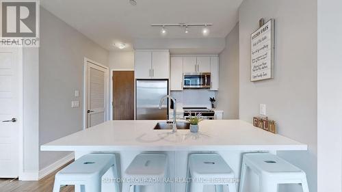 412C - 301 Sea Ray Avenue, Innisfil, ON - Indoor Photo Showing Kitchen