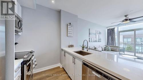 412C - 301 Sea Ray Avenue, Innisfil, ON - Indoor Photo Showing Kitchen