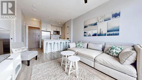 412C - 301 Sea Ray Avenue, Innisfil, ON - Indoor Photo Showing Living Room