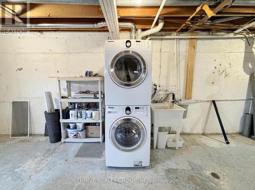 1319 Springbank Avenue, London, ON - Indoor Photo Showing Laundry Room