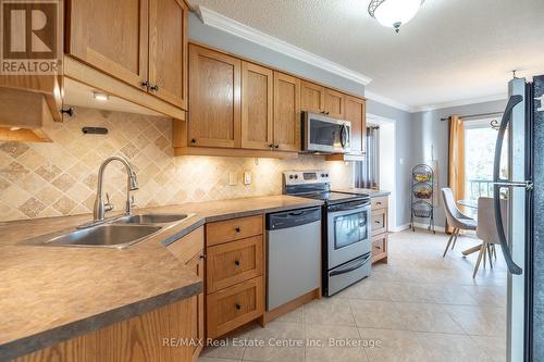 15 - 295 Water Street, Guelph (Old University), ON - Indoor Photo Showing Kitchen With Double Sink