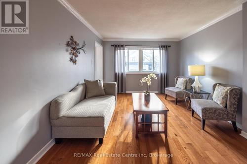 15 - 295 Water Street, Guelph (Old University), ON - Indoor Photo Showing Living Room