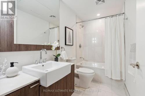 1115 - 88 Blue Jays Way, Toronto, ON - Indoor Photo Showing Bathroom