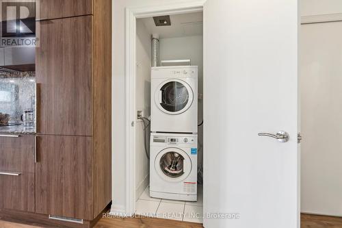 1115 - 88 Blue Jays Way, Toronto, ON - Indoor Photo Showing Laundry Room