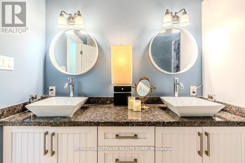 106 Elliott Street, Brampton, ON - Indoor Photo Showing Bathroom