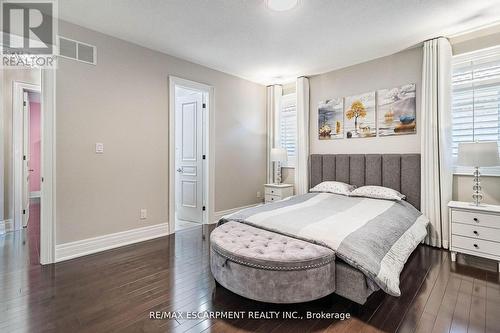 729 Queensway W, Mississauga, ON - Indoor Photo Showing Bedroom