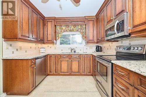 1439 Station Street, Pelham (662 - Fonthill), ON - Indoor Photo Showing Kitchen