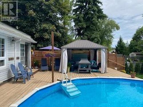 1435 Station Street, Pelham (662 - Fonthill), ON - Outdoor With In Ground Pool With Backyard