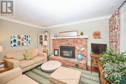 1435 Station Street, Pelham (662 - Fonthill), ON - Indoor Photo Showing Living Room With Fireplace