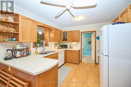 1435 Station Street, Pelham (662 - Fonthill), ON - Indoor Photo Showing Kitchen With Double Sink