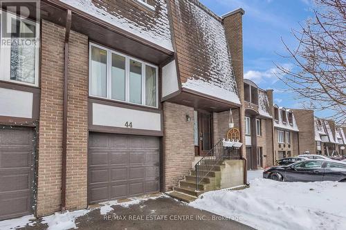 44 - 46 Cedarwoods Crescent, Kitchener, ON - Outdoor