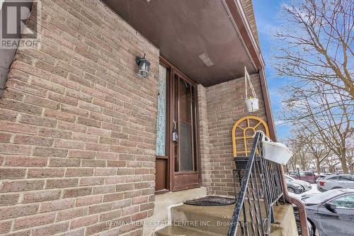 44 - 46 Cedarwoods Crescent, Kitchener, ON - Outdoor