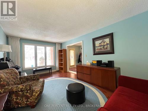 958 Chancery Street, Kingston (North Of Taylor-Kidd Blvd), ON - Indoor Photo Showing Living Room