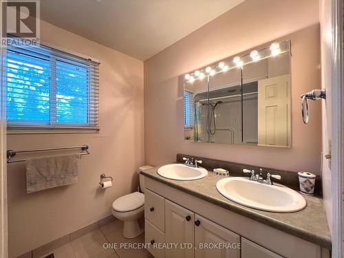 958 Chancery Street, Kingston (North Of Taylor-Kidd Blvd), ON - Indoor Photo Showing Bathroom