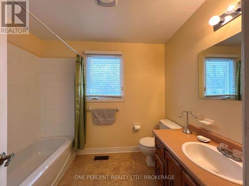 958 Chancery Street, Kingston (North Of Taylor-Kidd Blvd), ON - Indoor Photo Showing Bathroom