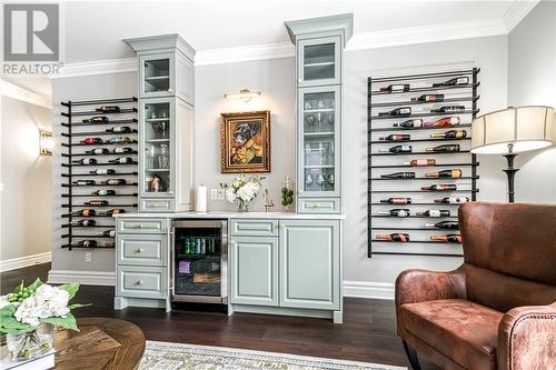 814 Arnold Street, Greater Sudbury, ON - Indoor Photo Showing Living Room