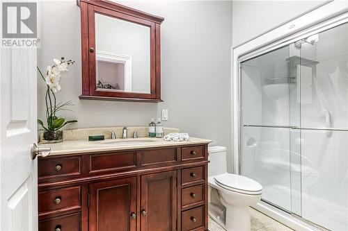 814 Arnold Street, Greater Sudbury, ON - Indoor Photo Showing Bathroom