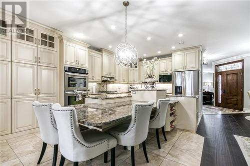 814 Arnold Street, Greater Sudbury, ON - Indoor Photo Showing Dining Room