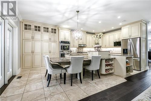 814 Arnold Street, Greater Sudbury, ON - Indoor Photo Showing Dining Room