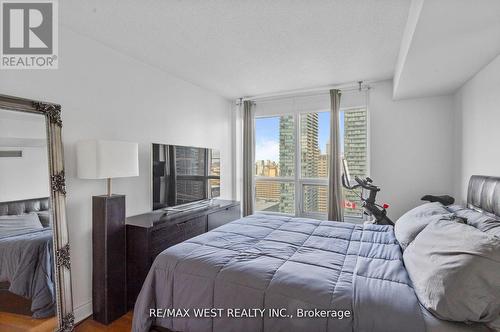 3502 - 763 Bay Avenue, Toronto, ON - Indoor Photo Showing Bedroom