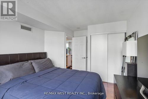 3502 - 763 Bay Avenue, Toronto, ON - Indoor Photo Showing Bedroom