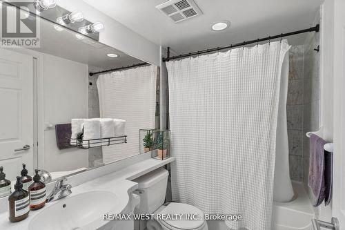 3502 - 763 Bay Avenue, Toronto, ON - Indoor Photo Showing Bathroom