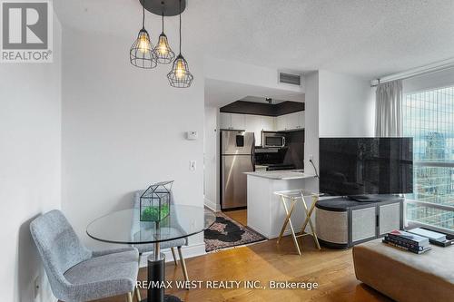 3502 - 763 Bay Avenue, Toronto, ON - Indoor Photo Showing Dining Room