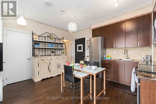 926 - 22 East Haven Drive, Toronto, ON - Indoor Photo Showing Kitchen