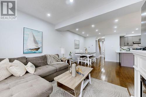 38 Eastport Drive, Toronto, ON - Indoor Photo Showing Living Room