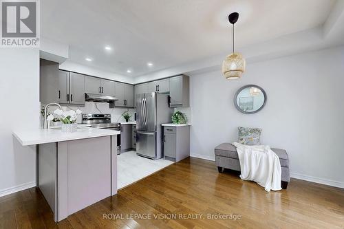 38 Eastport Drive, Toronto, ON - Indoor Photo Showing Kitchen