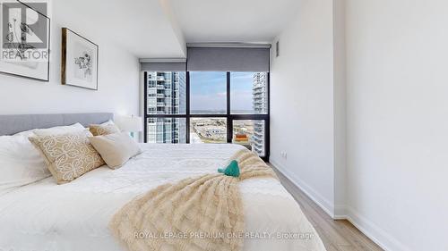 3207 - 2910 Highway 7 Road, Vaughan, ON - Indoor Photo Showing Bedroom