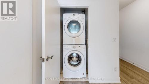 3207 - 2910 Highway 7 Road, Vaughan, ON - Indoor Photo Showing Laundry Room